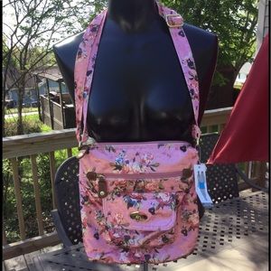 Nwt crossbody style purse.